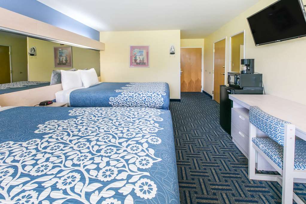 Days Inn & Suites by Wyndham Pryor - photo 6