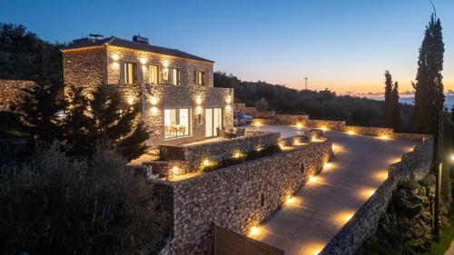 Villa Piedra Azul — 4-Star Luxury Hotel in Kardamyli, Greece