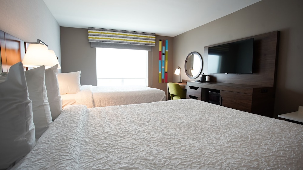 Hampton Inn & Suites St. Clairsville - photo 4