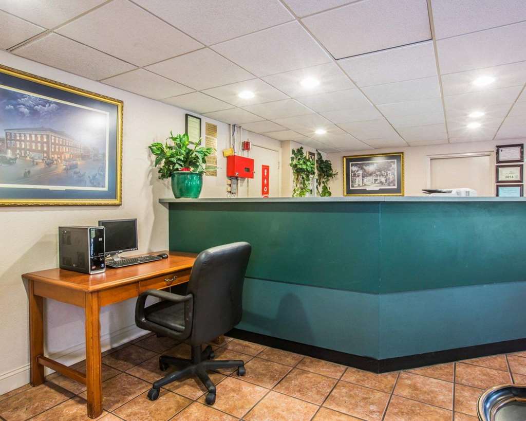 Econo Lodge Inn & Suites Columbus near Fort Benning - photo 7