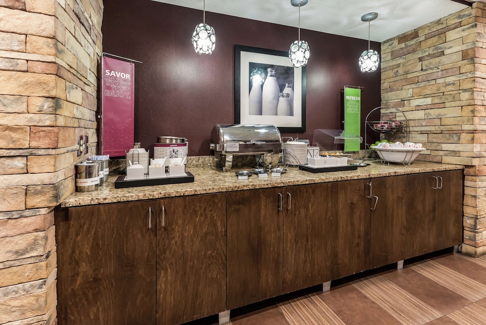 Hampton Inn by Hilton Columbus I 70E Hamilton Rd - photo 53