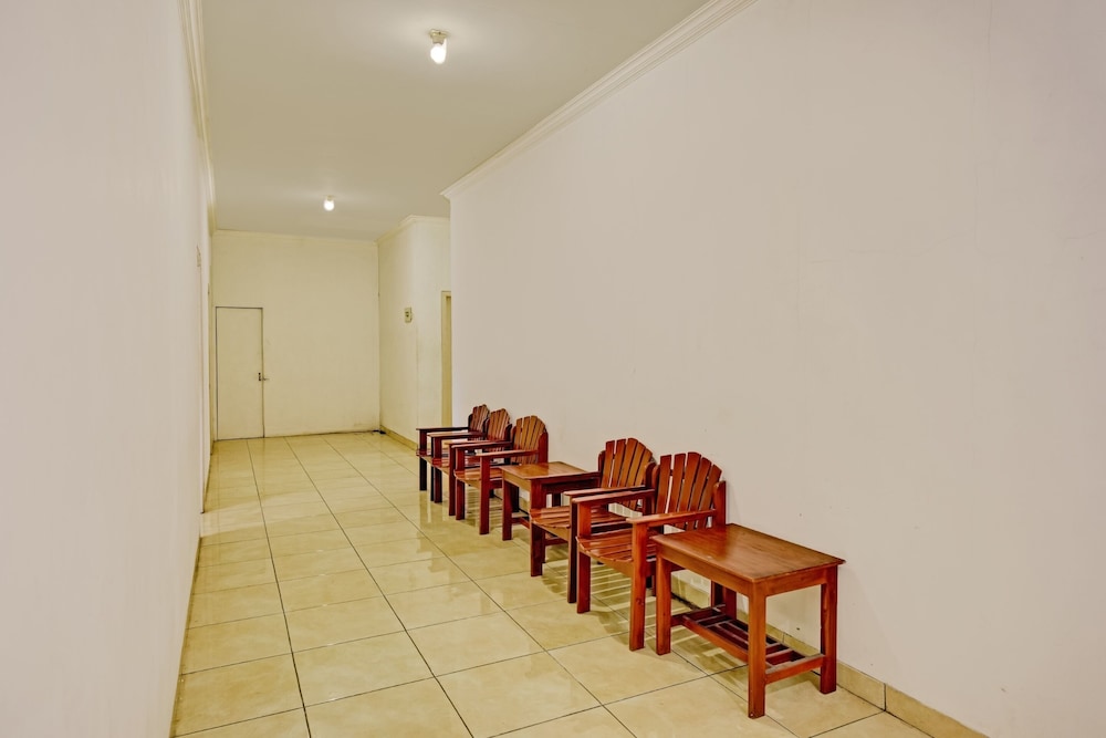 Hotel Intan by OYO Rooms in Purwokerto, Indonesia