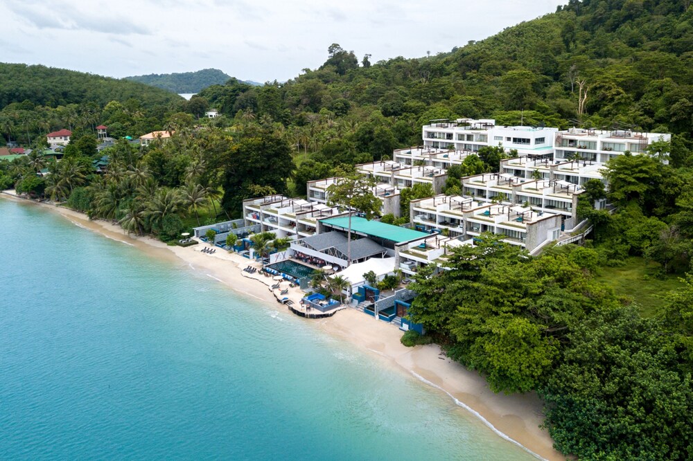 The Nchantra Pool Suite Phuket — 4-Star Luxury Hotel in Ratsada, Thailand