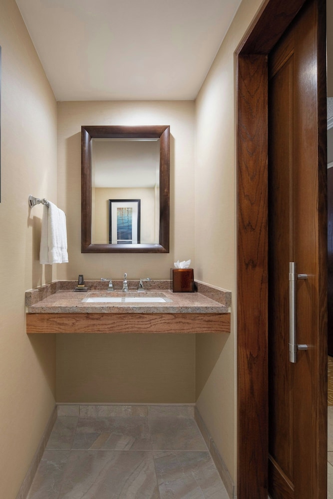 The Lincoln Marriott Cornhusker Hotel - photo 28