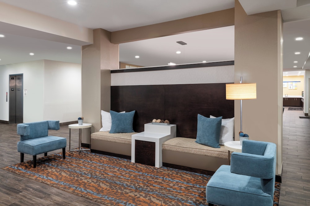 Garner Hotel Clarksville Northeast by IHG - photo 42
