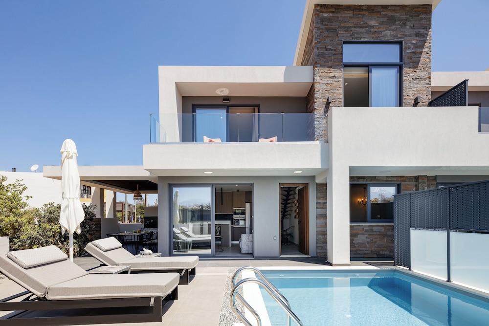 VillAgioi in Daratsos, Greece