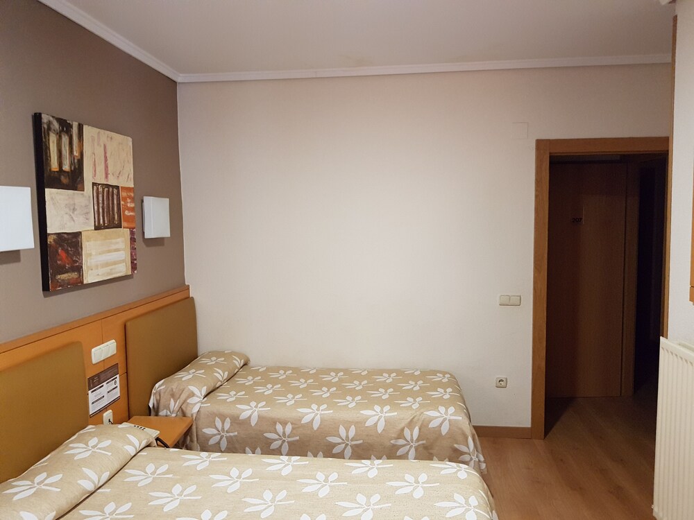 Hostal Arotza — Tafalla — photo 3
