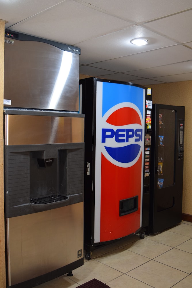 Super 8 by Wyndham Homewood Birmingham Area - photo 24