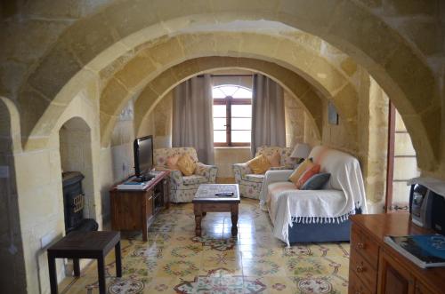 Jenkins Holiday Farmhouse — 4-Star Luxury Hotel in Gharb, Malta