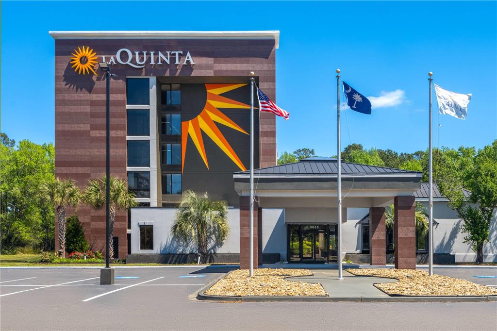 La Quinta Inn & Suites by Wyndham Myrtle Beach - photo 4
