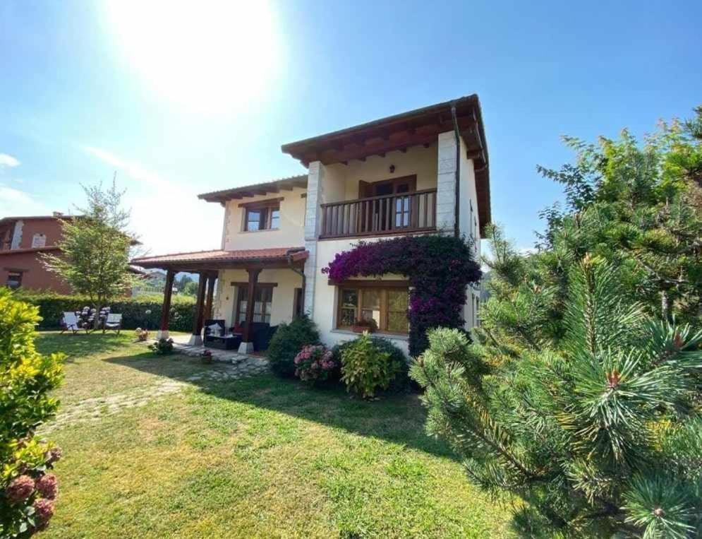 Casa la Palmera Vistas Y Calma En Ribadesella — 4-Star Luxury Hotel in Ribadesella, Spain