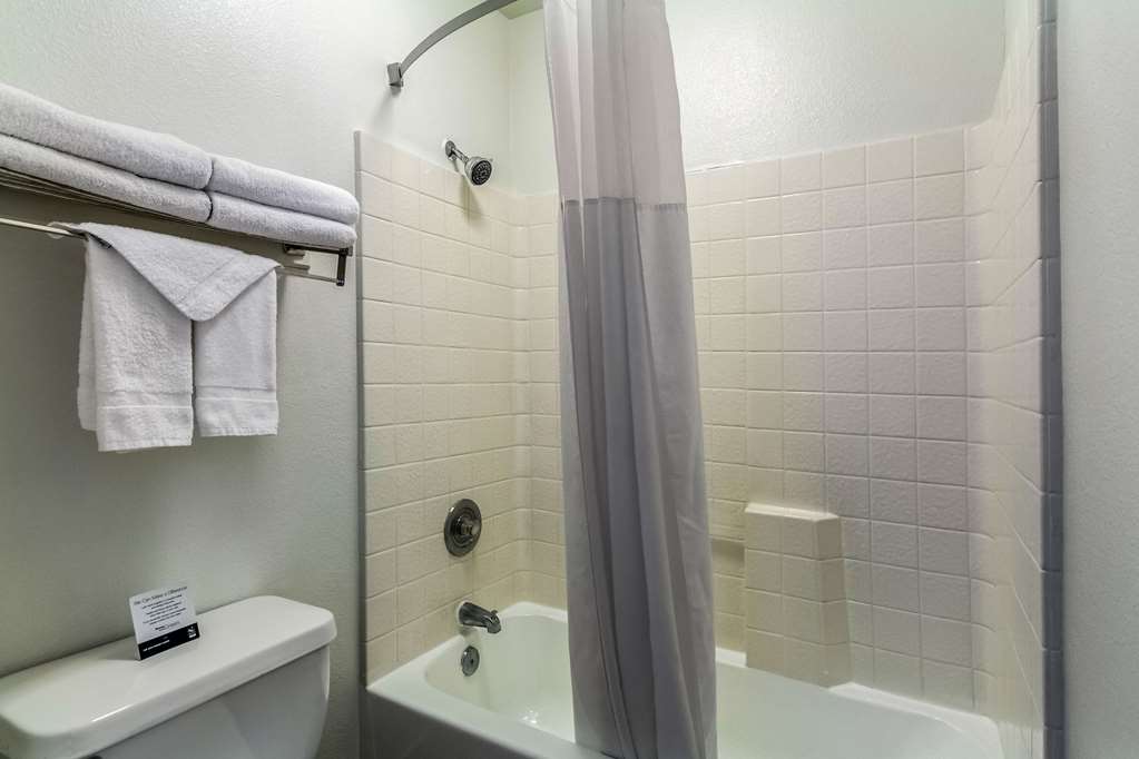 Quality Inn Fresno Near University - photo 21