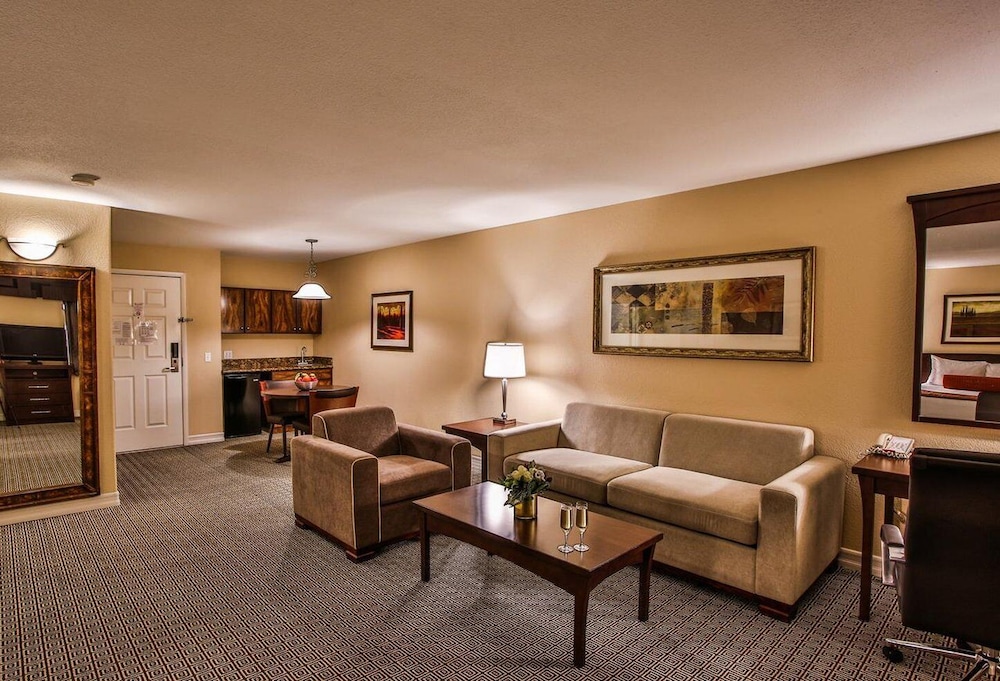 Tuscany Suites & Casino - photo 4