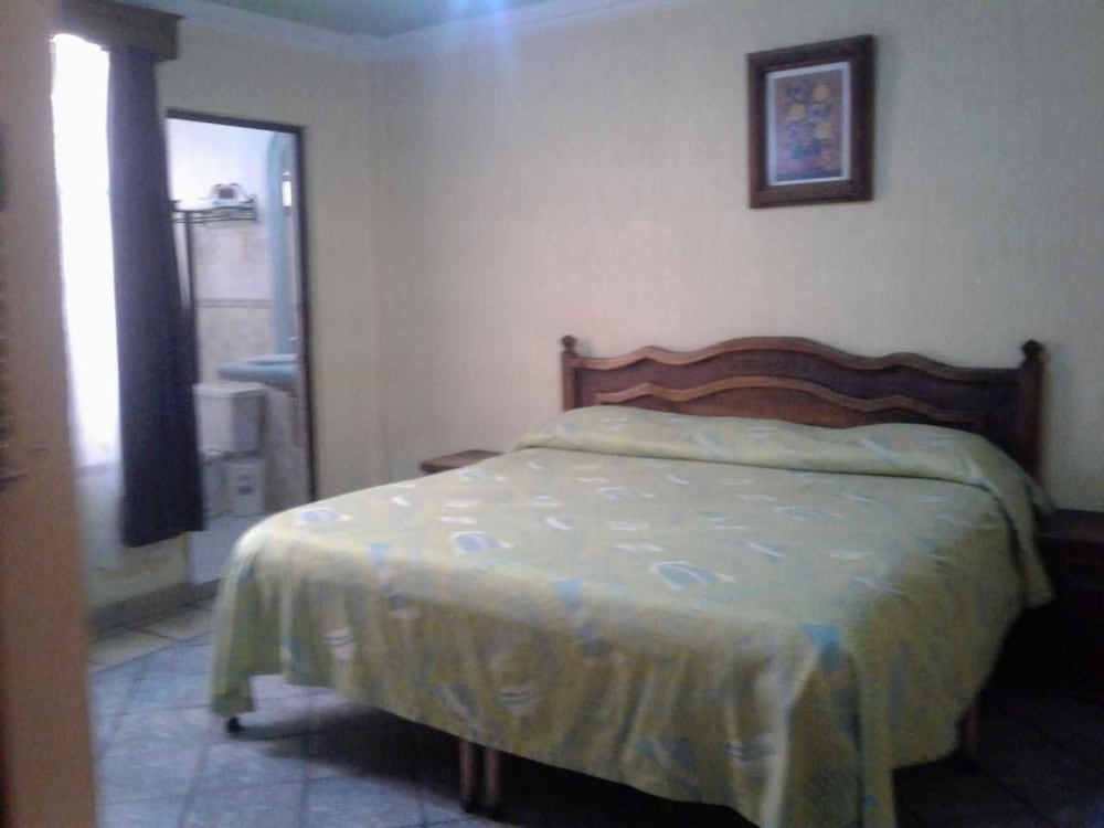 Hotel La Capilla — hotel in Ezequiel Montes