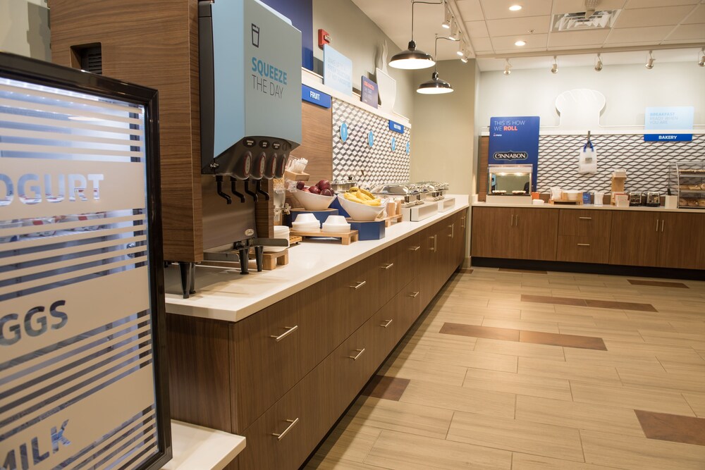 Holiday Inn Express & Suites Dayton Southwest by IHG - photo 32