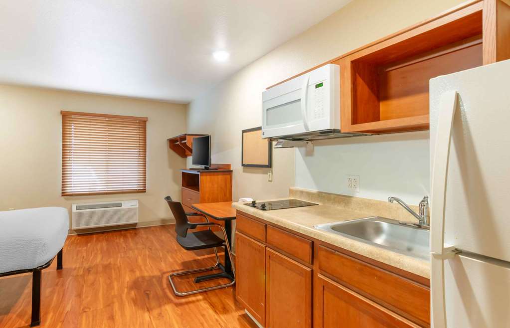 Extended Stay America Select Suites Kansas City Stadium - photo 16