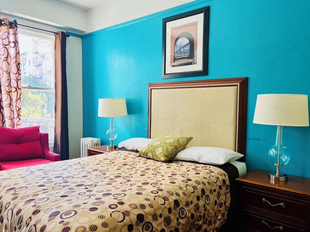 Admiral Hotel - photo 10
