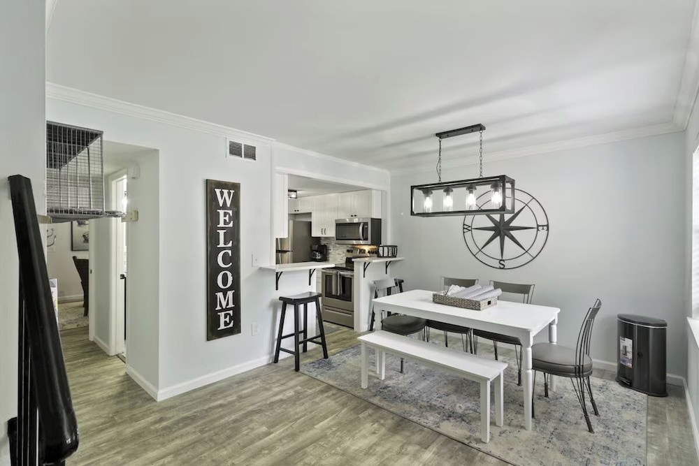 Cozy 2BR Hilton Head Townhome w Pool Access — hotel near Hilton Head Airport