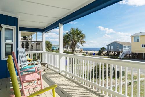 Out of the Blue by Oak Island Accommodations - photo 38