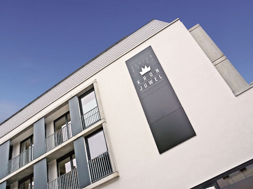 Digital Hotel Kronjuwel by BRIGHT Waldkirch Self Check in - carbon neutral hotel in Waldkirch