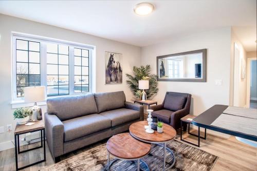 NN Flats on 4th #1 Downtown 2 bed 2 bath — 4-Star Luxury Hotel in Whitehorse, Canada