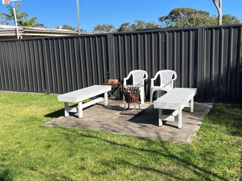 The Salty Deck Pet friendly & 200m to beach - carbon neutral hotel in Culburra Beach