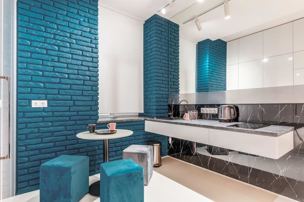 Loft apartment Gosty near Lva Tolstoho — 4-Star Luxury Hotel in Kyiv, Ukraine