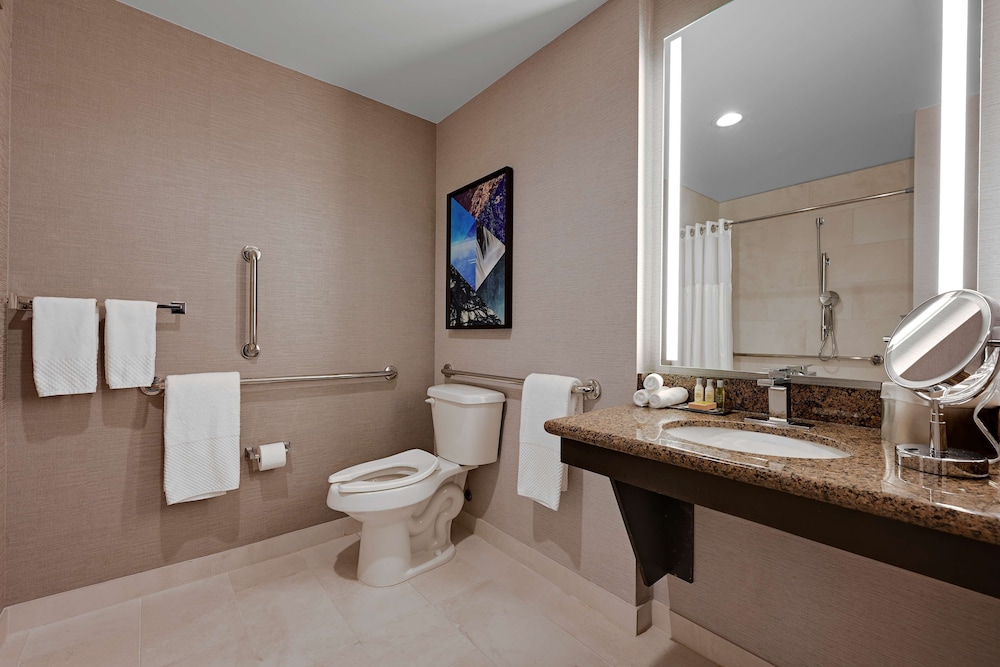 DoubleTree by Hilton Denver International Airport - photo 17