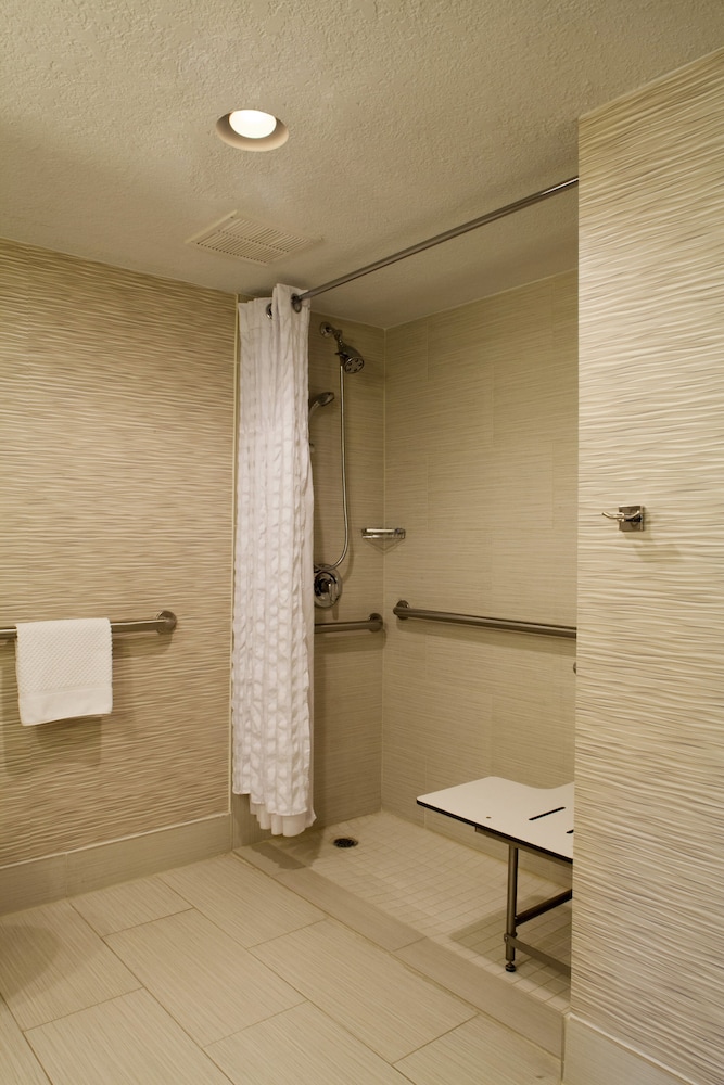 DoubleTree by Hilton Hotel Jacksonville Airport - photo 42