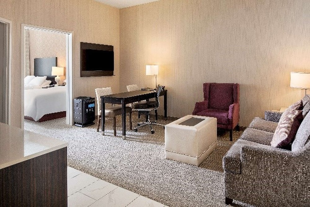 Embassy Suites Louisville Downtown - photo 20
