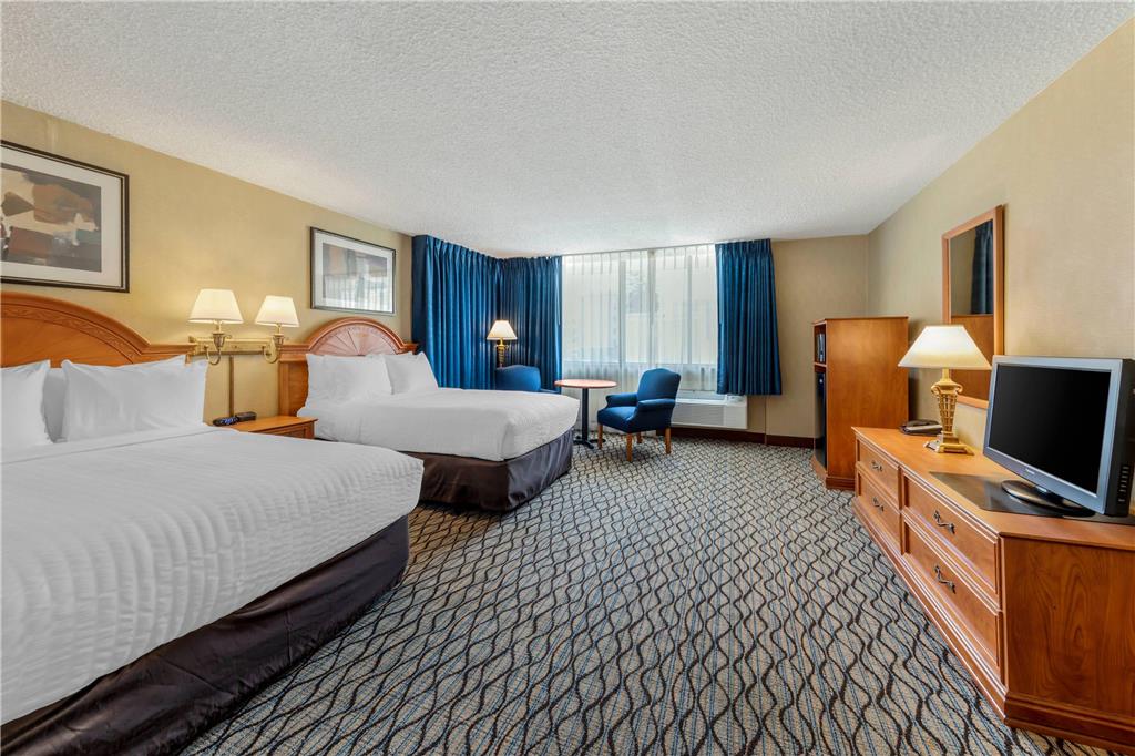 Clarion Hotel Anaheim Resort - photo 14