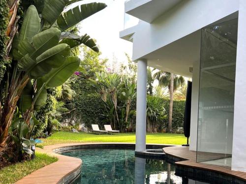 Villa de luxe avec piscine privée au cœur de Casablanca Maroc — 4-Star Luxury Hotel in Casablanca, Morocco