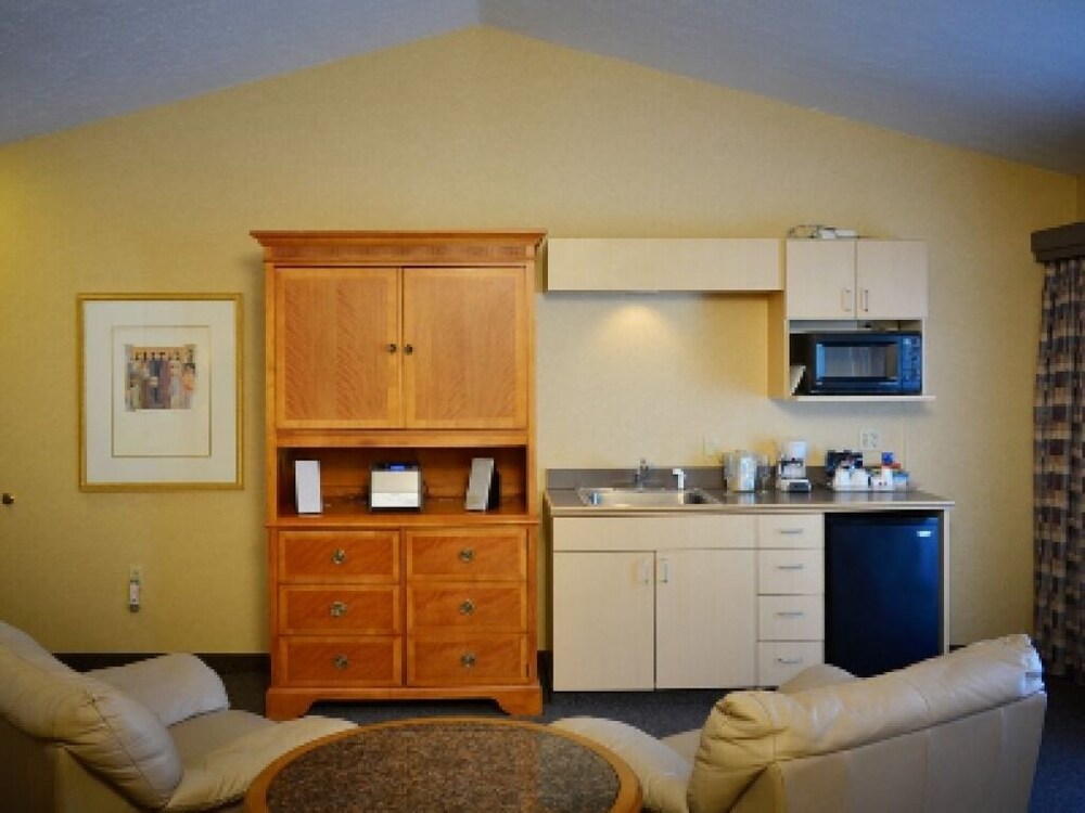 Skaneateles Suites - photo 24