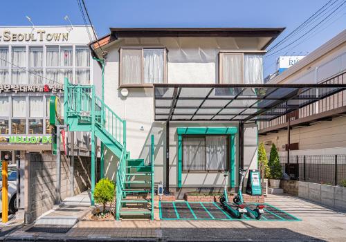 Shinjuku Terrace 226 BnB — 4-Star Luxury Hotel in Tokyo, Japan