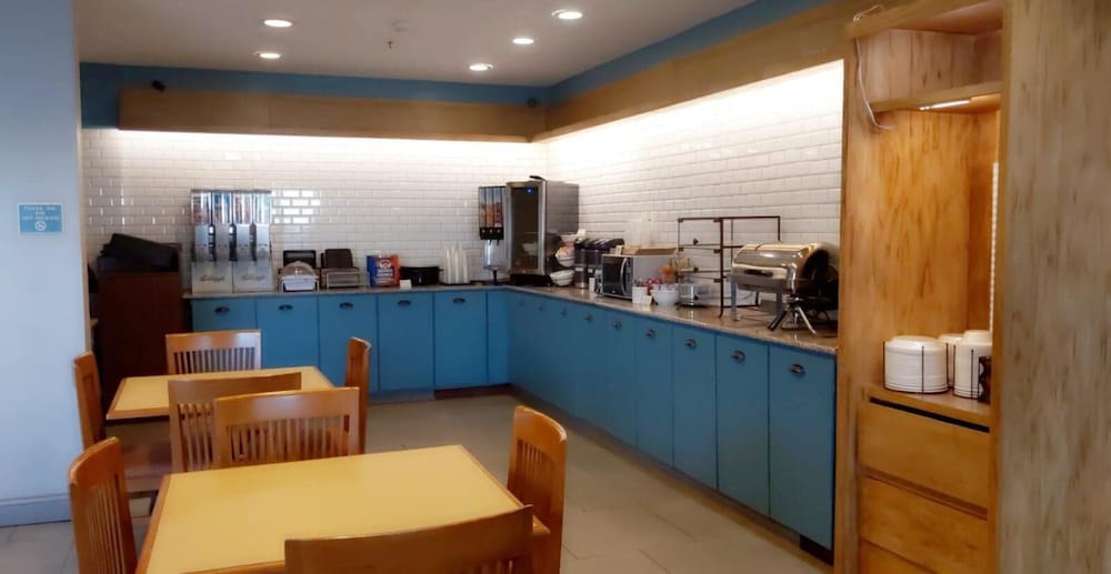 Country Inn & Suites by Radisson Hiram GA - photo 15
