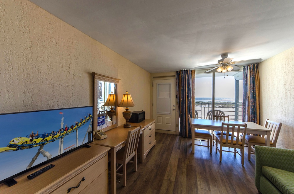 Royal Hawaiian Motel - photo 14