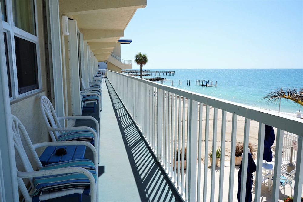 Glunz Ocean Beach Hotel & Resort - photo 42