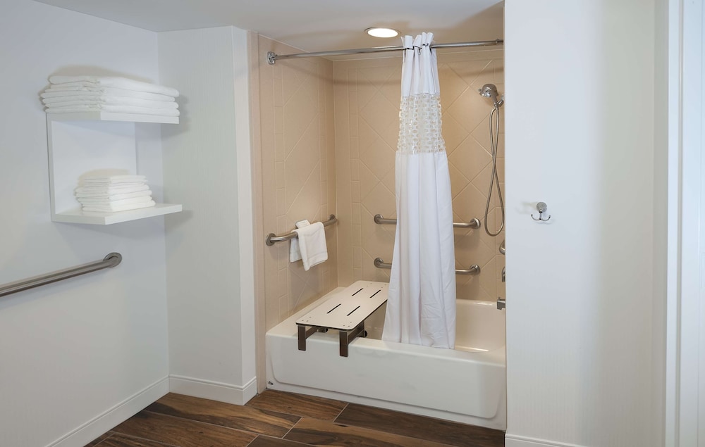 Hampton Inn Doylestown - photo 38