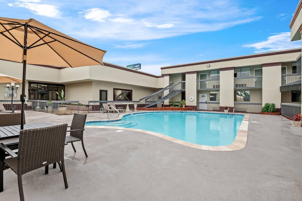 Quality Inn Harvey New Orleans - photo 14