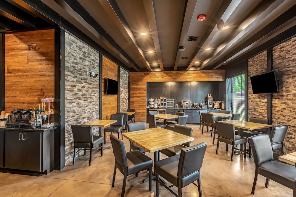 Cobblestone Inn & Suites Fairfield Bay - photo 30