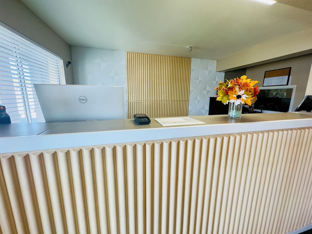 Super 8 By Wyndham Junction City - photo 3