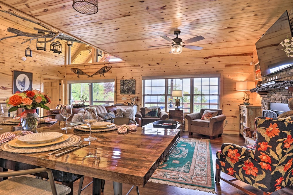 Woodsy Retreat with Fire Pit And Resort Amenities - photo 18