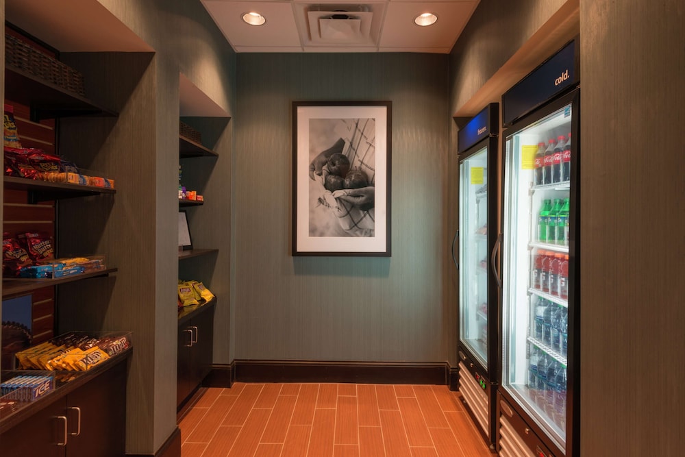 Hampton Inn & Suites Clarksville - photo 43