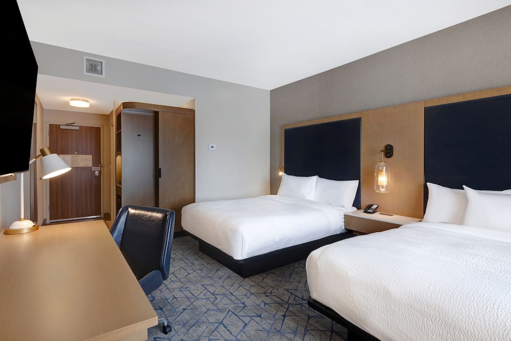 Fairfield Inn & Suites By Marriott Minneapolis Downtown - photo 19