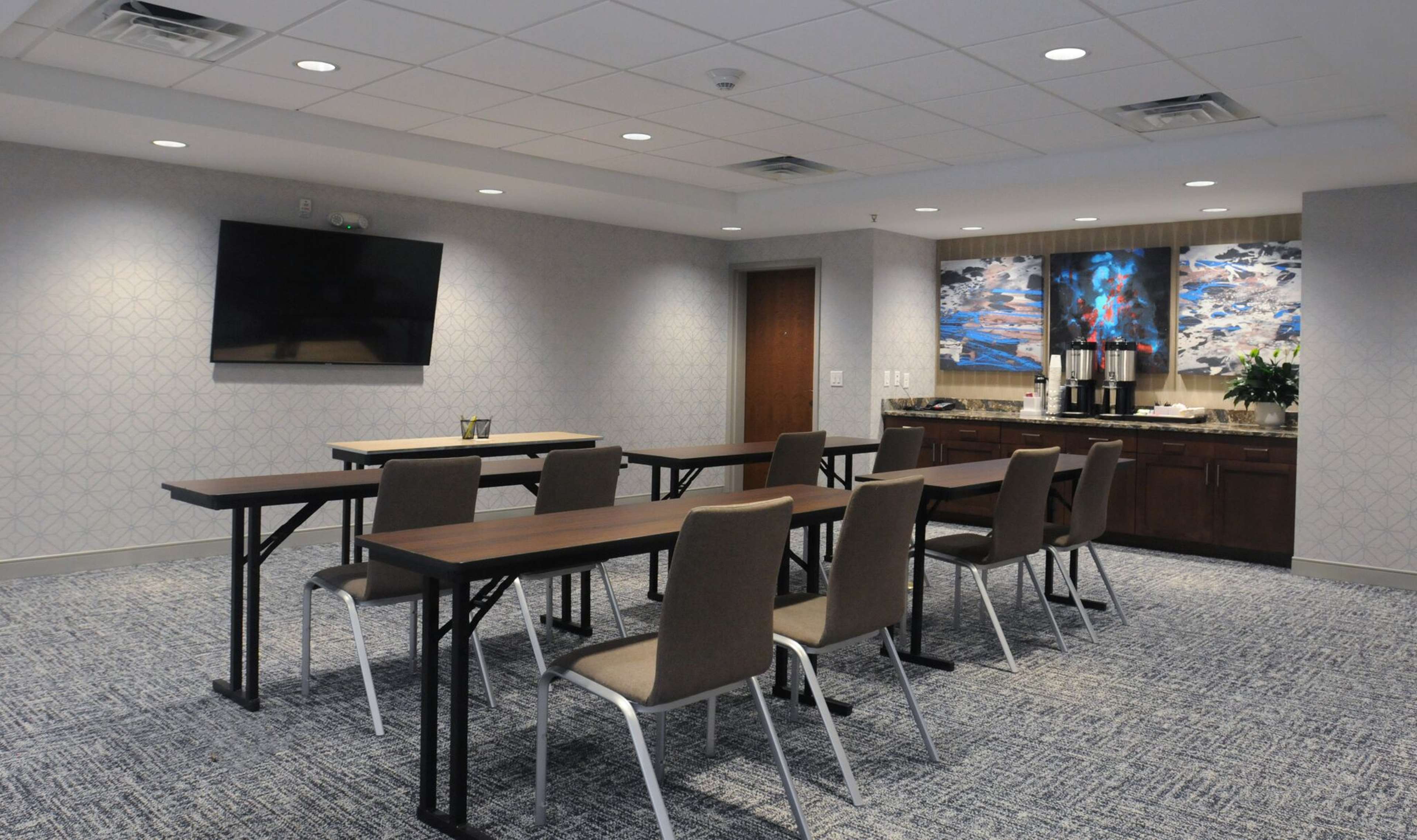 Hampton Inn Camden - photo 22