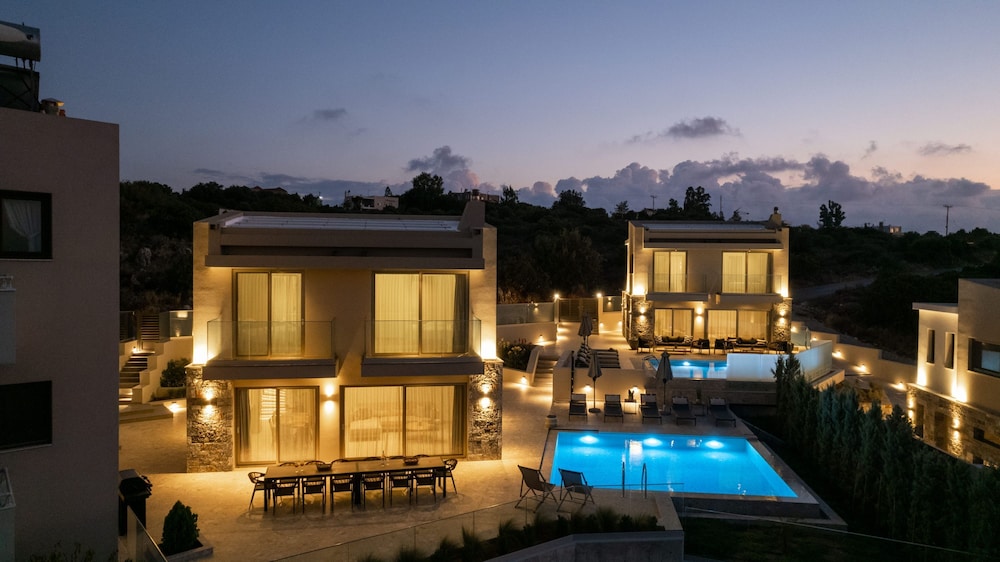 Skyfall Villas With 12 Bedrooms — 4-Star Luxury Hotel in Rethymno, Greece