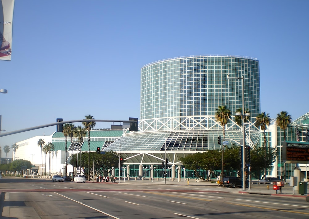Los Angeles Premium City Suites Free Secured Parking - photo 39