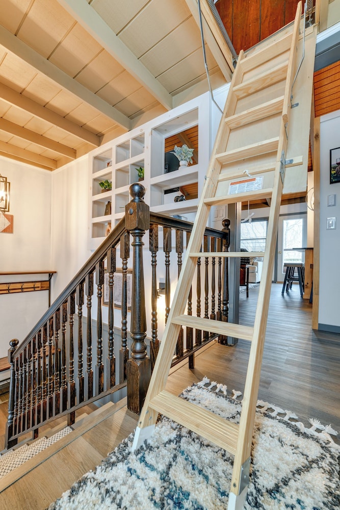 Chic Greek Peak Ski Resort Townhome w Balconies - photo 16