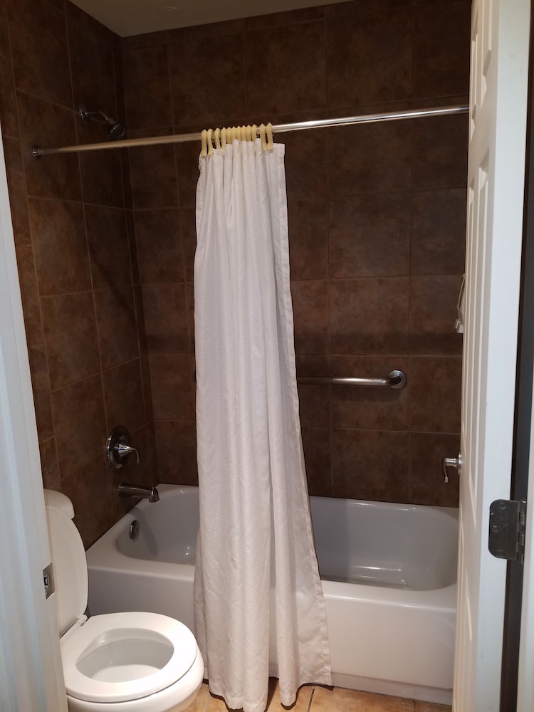 Premier Inns Tolleson - photo 17