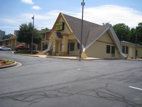 Budget Inn Temple Hills - photo 12